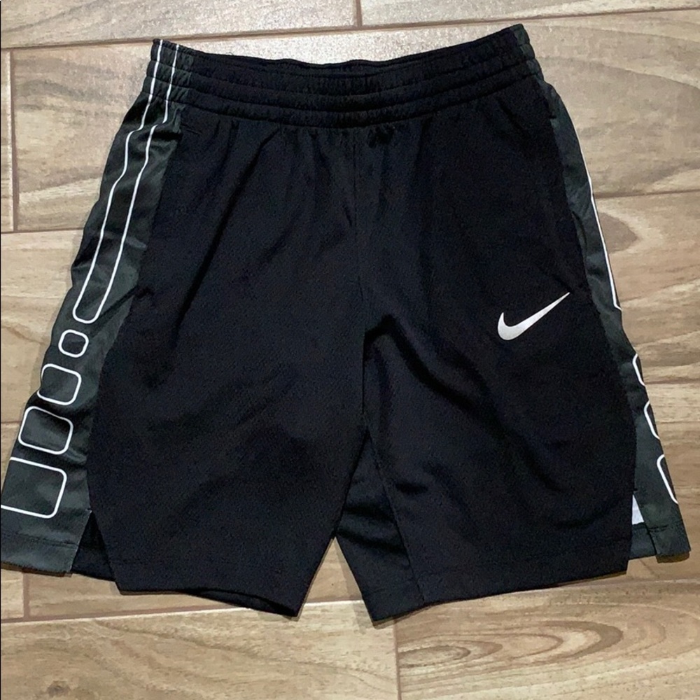 Nike girl’s short.
